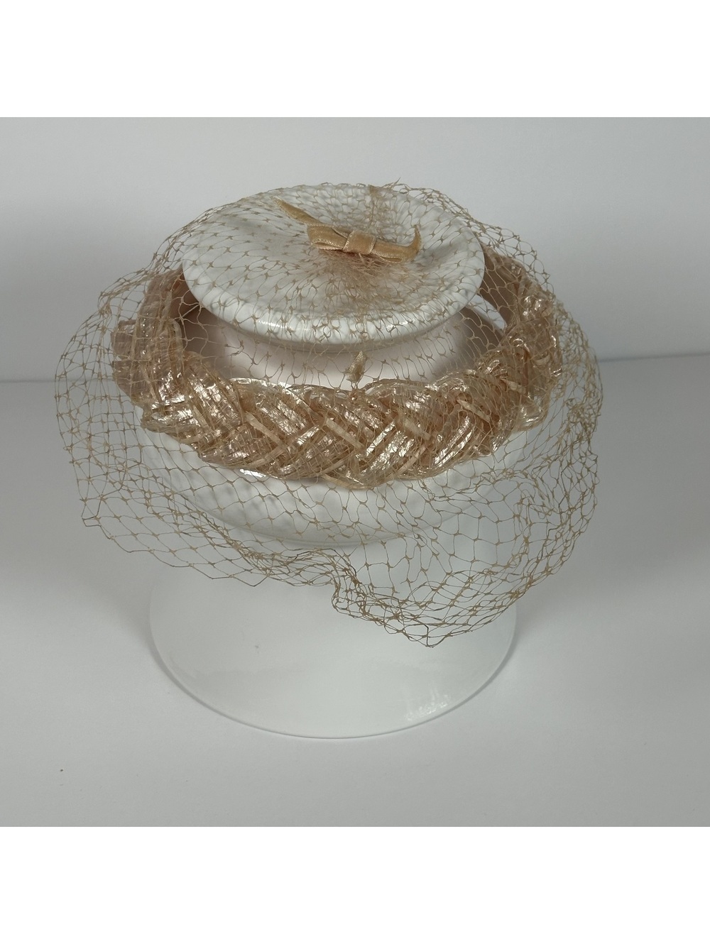 Vintage Beige Veil Hat with Decorative Bow